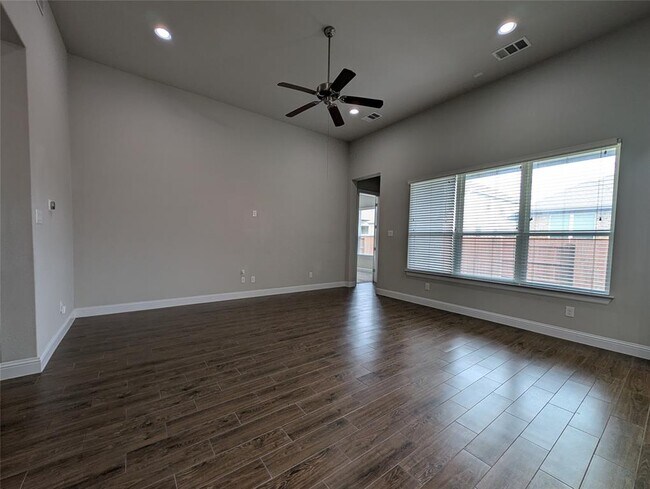 Building Photo - 3112 Bouchette Cove