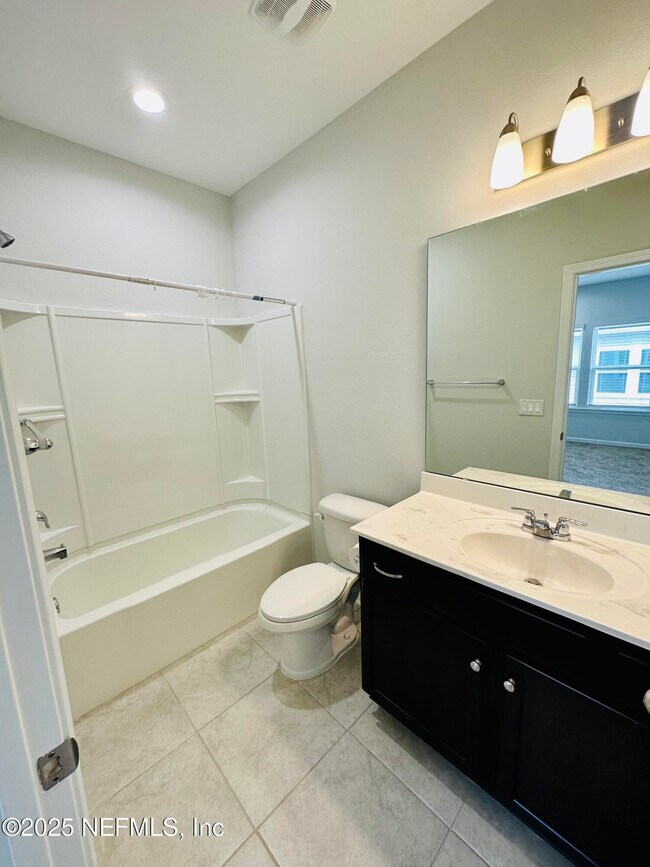 Building Photo - 84 Pinebury Ln