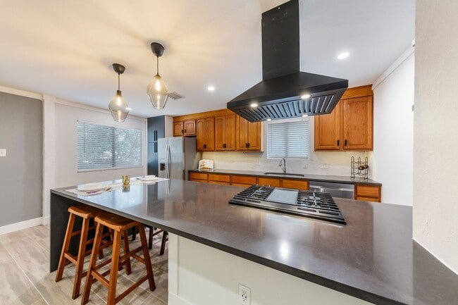 Building Photo - 7107 Barnsdale Way  Austin TX 78745