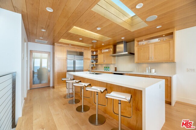 Building Photo - 11950 S Beach Club Way