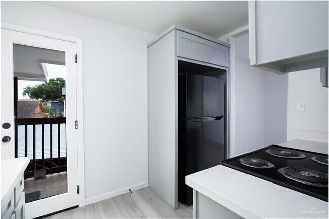 Building Photo - 23 Shasta Ave