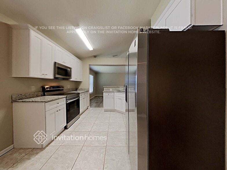 Building Photo - 4716 Four Lakes Dr