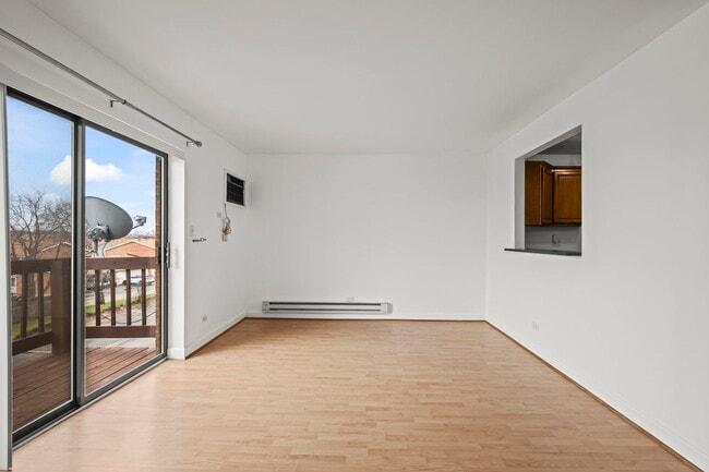 Building Photo - 1348 Geneva Dr