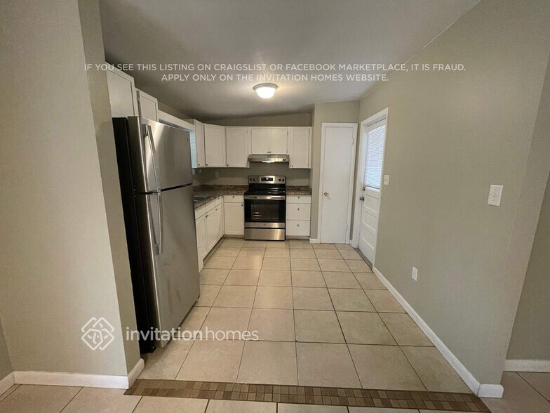 Building Photo - 2928 Pinedale Ave