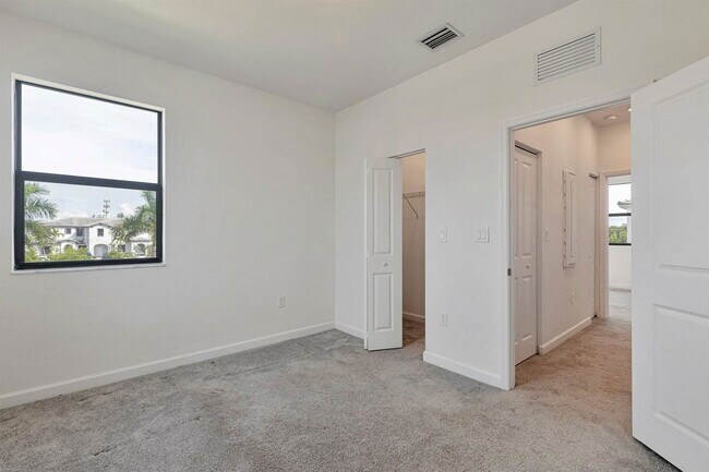Building Photo - 13304 SW 286th Ter