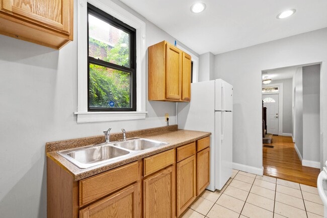 Primary Photo - MOVE IN SPECIAL! SCORE HALF OFF 1ST MONTH'...