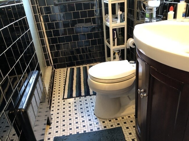 Building Photo - 9 Reservoir Rd