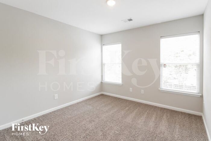 Building Photo - 2815 Pottinger Dr