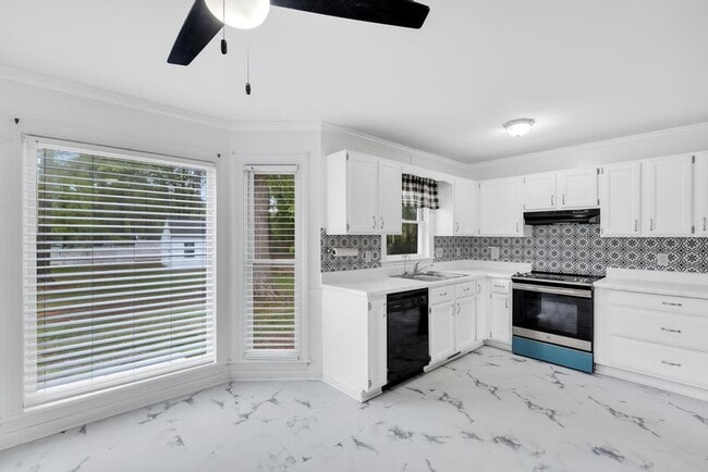 Building Photo - Adorable home located in Southwest side of Jacksonville