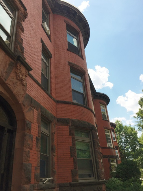 Building Photo - 1911 Beacon St