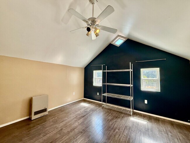 Building Photo - Charming 1925 Hillside Bungalow | Downtown Colorado Springs