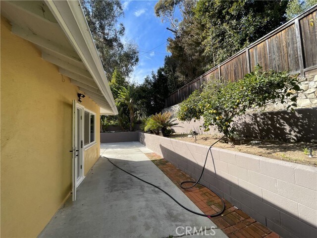 Building Photo - 3001 Palos Verdes Dr N
