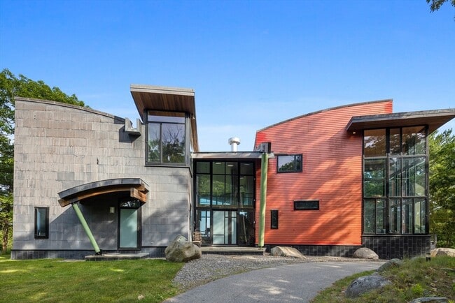 Primary Photo - 370 Summer St