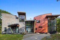 Building Photo - 370 Summer St