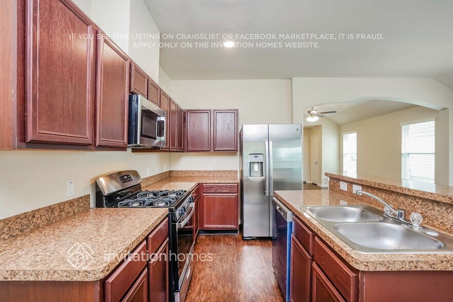 Building Photo - 6247 El Granate Dr