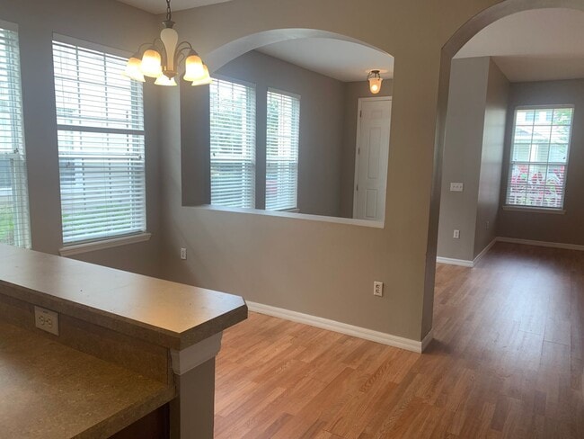 Building Photo - 3/2 Condo w/ 2 Car Garage in Harmony, FL
