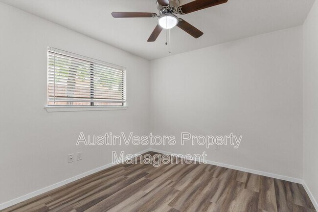 Building Photo - 11411 Walnut Ridge Dr