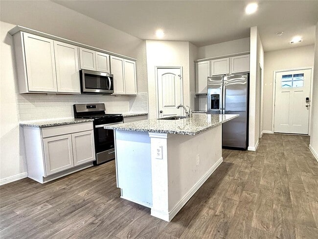 Building Photo - 1305 Middleton Grv