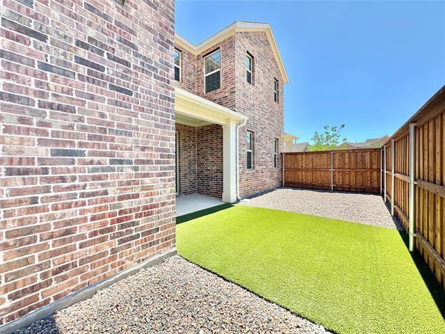 Building Photo - 8736 Kington