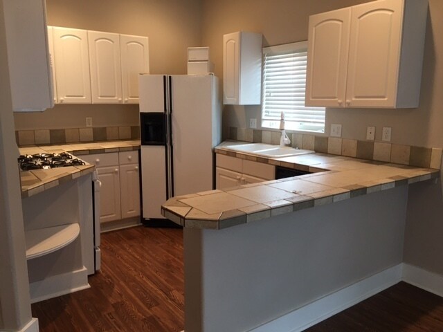 Building Photo - Best location on the Westside