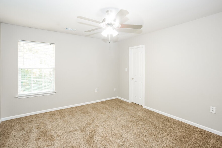 Building Photo - 14130 Waterlyn Dr