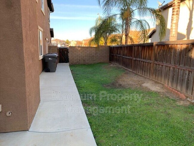 Building Photo - 29675 Ski Ranch St