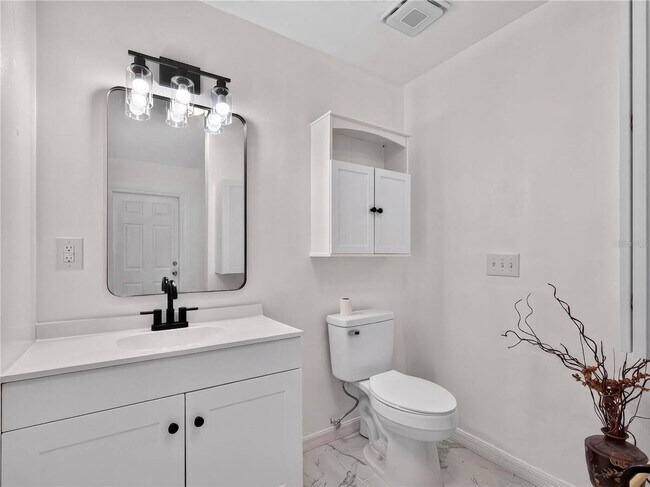 Building Photo - 465 Rio Grande Ln