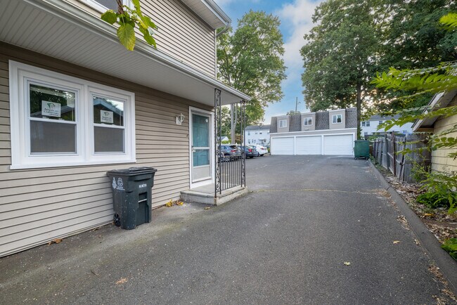 Building Photo - 151 Seaside Ave
