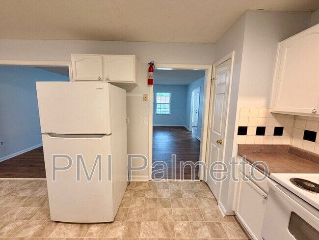 Building Photo - 119 Chatham Forest Cir
