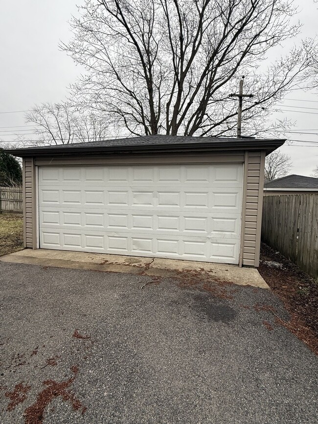 Building Photo - 408 Amarillo Ct
