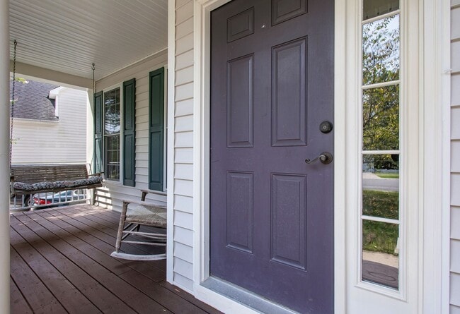 Building Photo - FABULOUS 5 BEDROOM RENOVATED HOME IN HAMPTON PARK