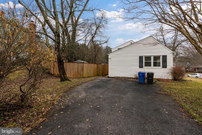 Building Photo - 931 Beaverbank Cir