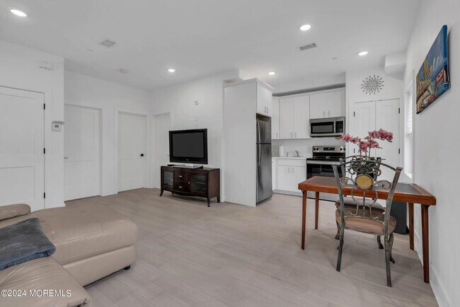 Building Photo - 74 Ocean Terrace