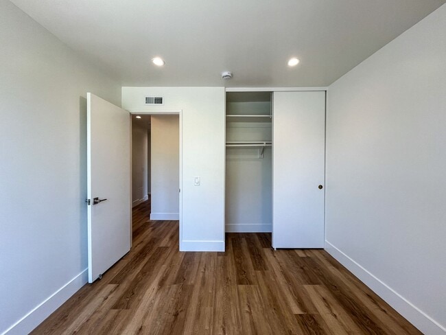Building Photo - 5281 Tattershall Ave