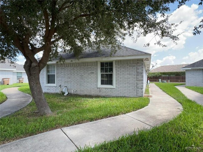 Building Photo - 16 S Logan Dr