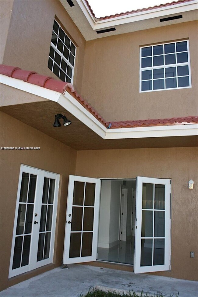 Building Photo - 15635 SW 12th Terrace