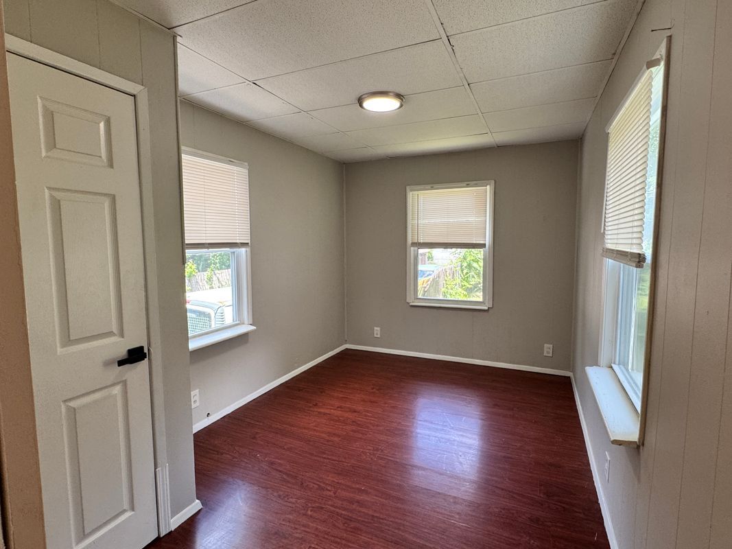 Building Photo - 6543 Etzel Ave