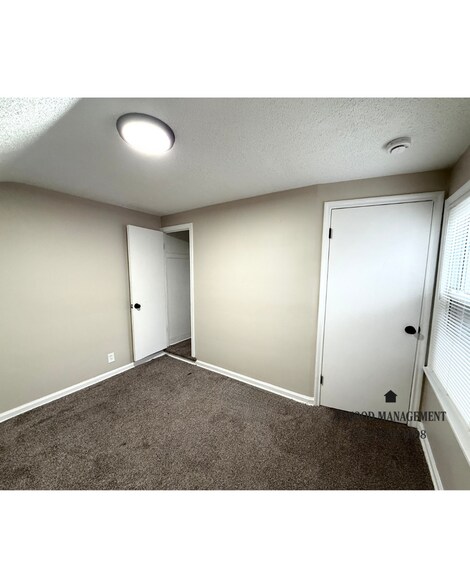 Building Photo - Fully Renovated 4-Bedroom Home – Move-In Ready for You!