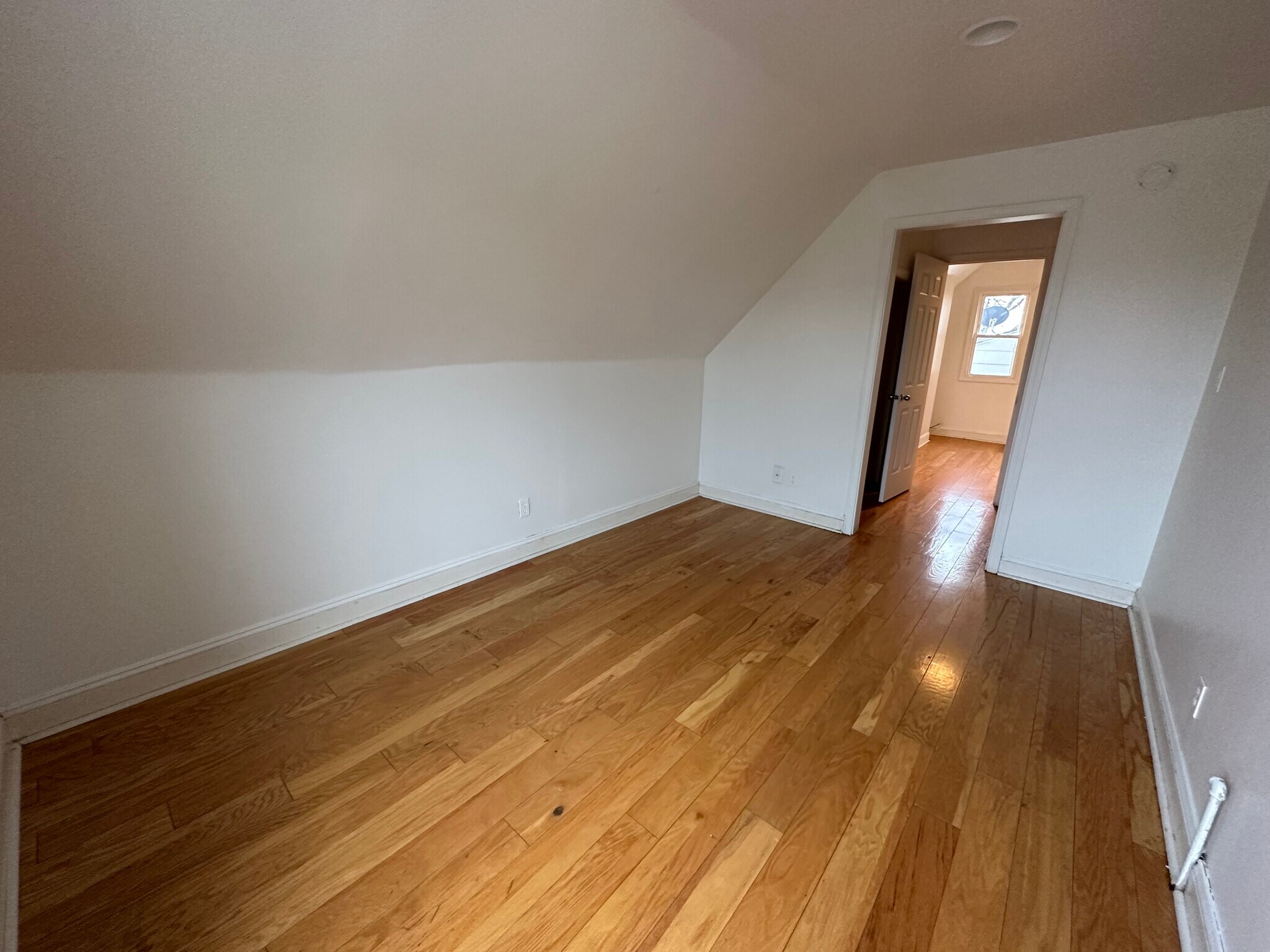 Building Photo - 2007 Broadway St