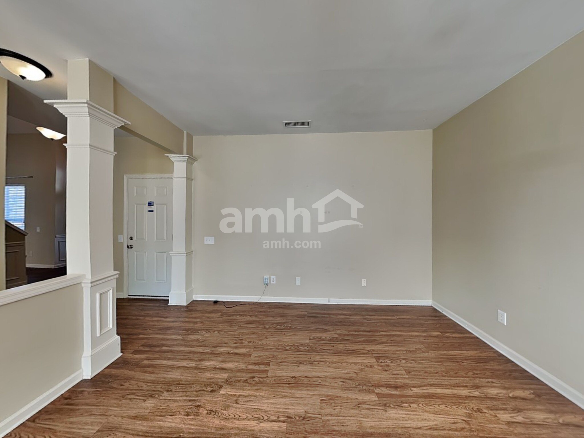 Building Photo - 8933 Coppermine Ln