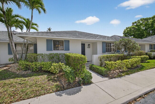 Building Photo - 119 Club Dr