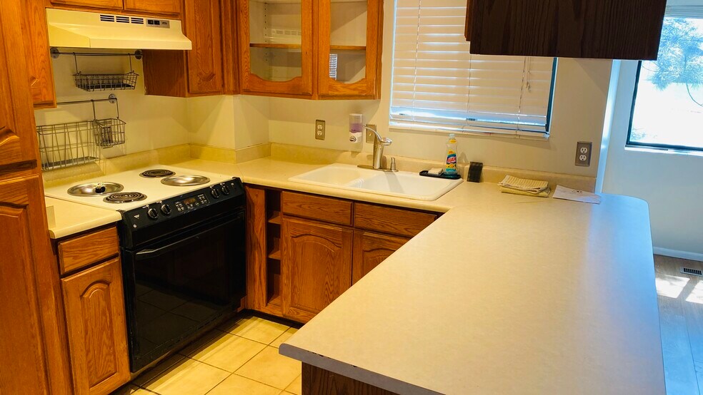 Kitchen - 7567 S 2160 E