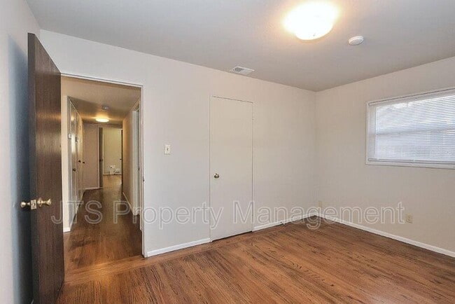 Building Photo - 1817 Vesta Way