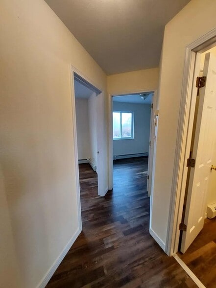 Building Photo - 550 Front St