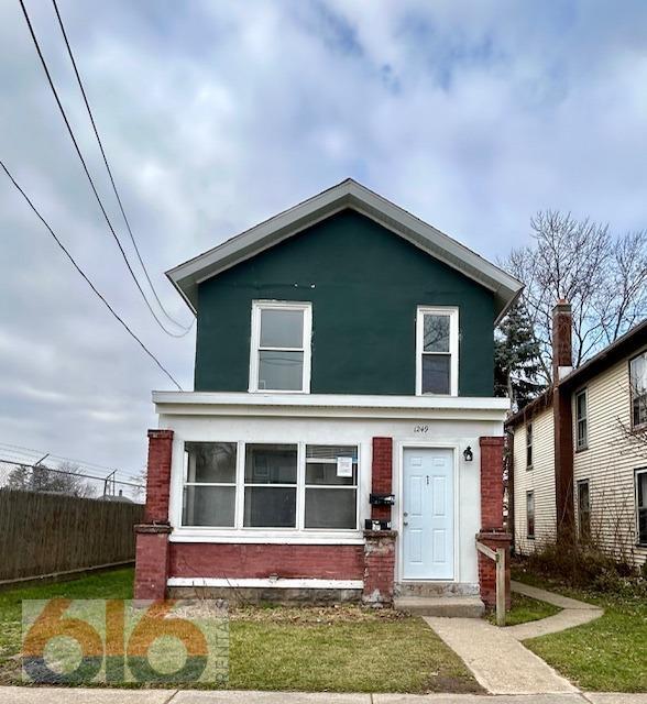 Building Photo - 1249 Davis Ave NW