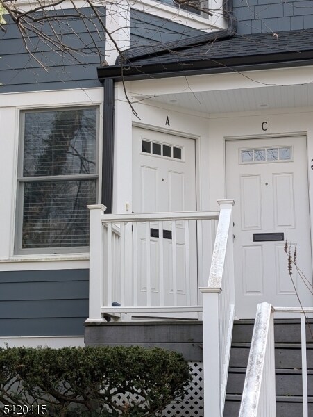 Building Photo - 36 Phoenix Ave