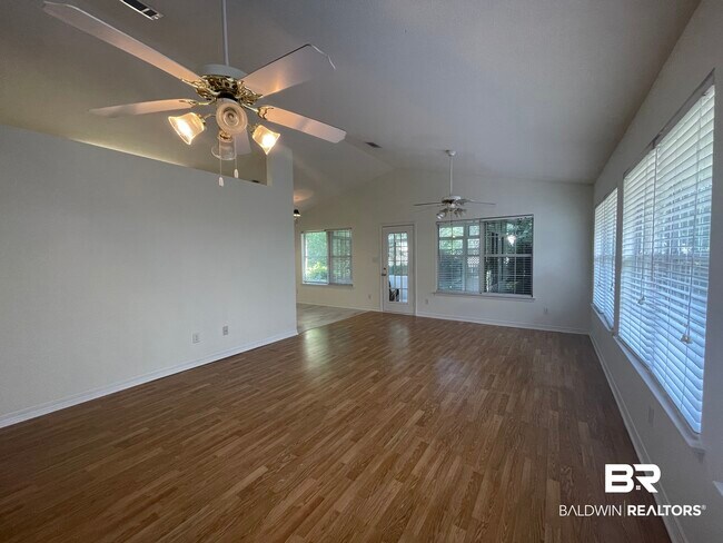 Building Photo - 110 Covey Run Pl