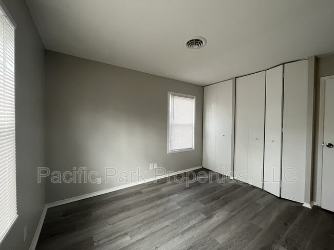 Building Photo - 8120 Gilmore Rd