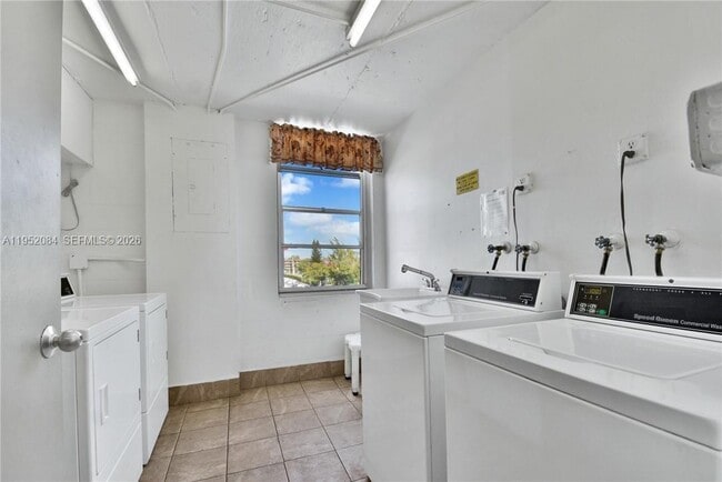 Building Photo - 2999 NW 48th Ave