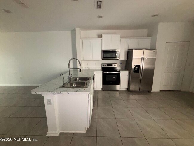 Building Photo - 9015 Gifford Dr